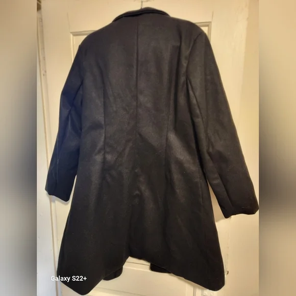 Coat - Picture 3 of 4